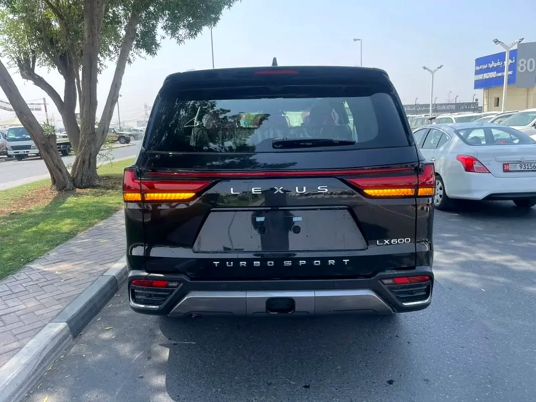 واردات Lexus LX Series 2026 از دبی — منطقه آزاد کیش و قشم — خودرو Lexus — تصویر 6