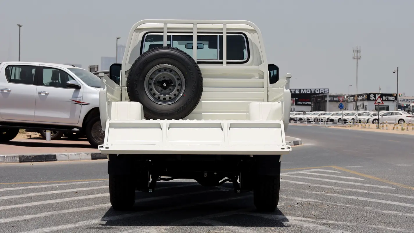 واردات Toyota Land Cruiser 70 Series 2026 از دبی — منطقه آزاد کیش و قشم — خودرو Toyota — تصویر 9