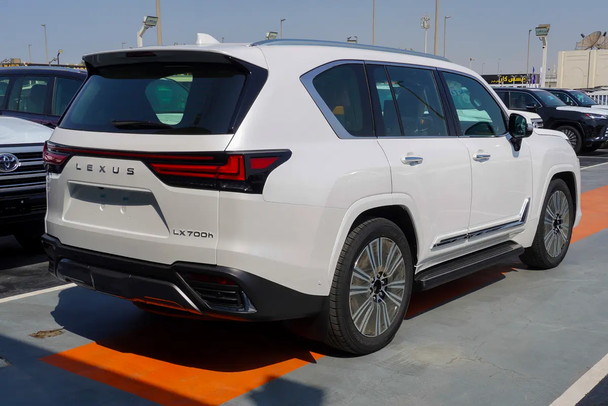واردات Lexus LX Series 2026 از دبی — منطقه آزاد کیش و قشم — خودرو Lexus — تصویر 4