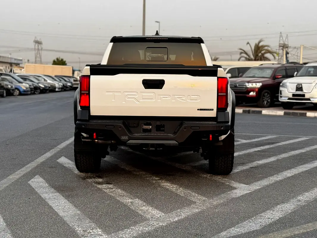 واردات Toyota Tacoma 2025 از دبی — منطقه آزاد کیش و قشم — خودرو Toyota — تصویر 4