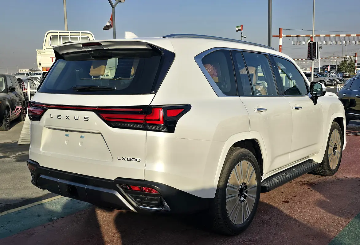 واردات Lexus LX Series 2026 از دبی — منطقه آزاد کیش و قشم — خودرو Lexus — تصویر 6