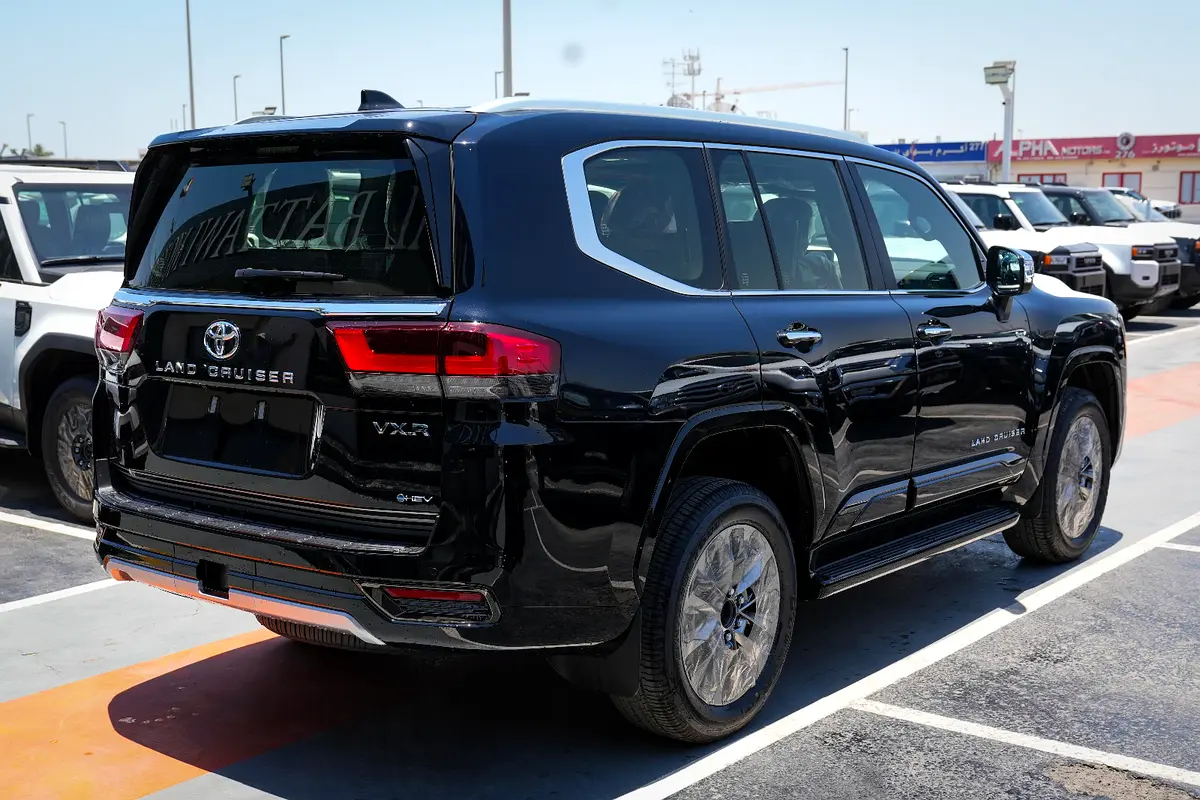 واردات Toyota Land Cruiser 2026 از دبی — منطقه آزاد کیش و قشم — خودرو Toyota — تصویر 6