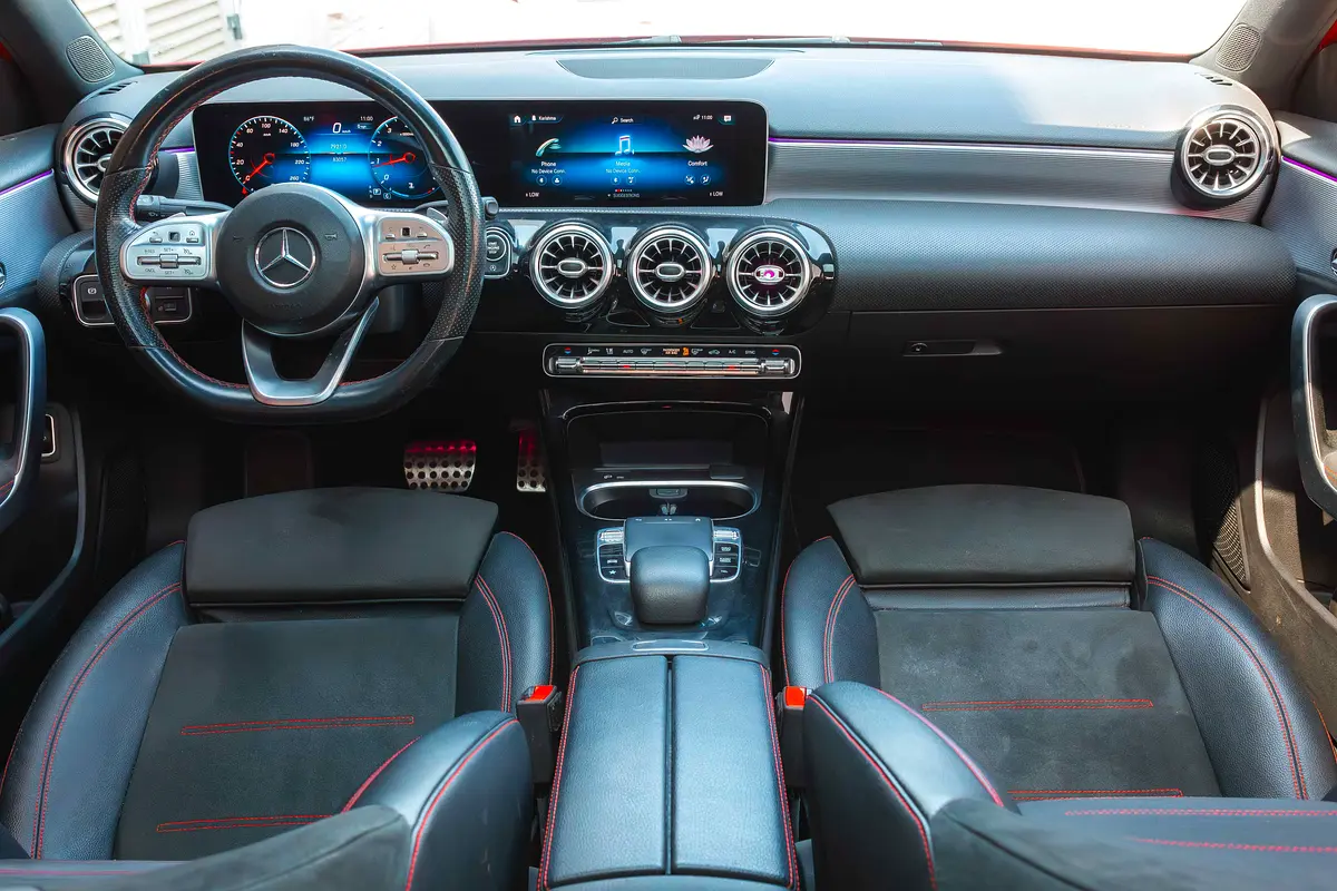 واردات Mercedes-Benz A Class 2020 از دبی — منطقه آزاد کیش و قشم — خودرو Mercedes-Benz — تصویر 8