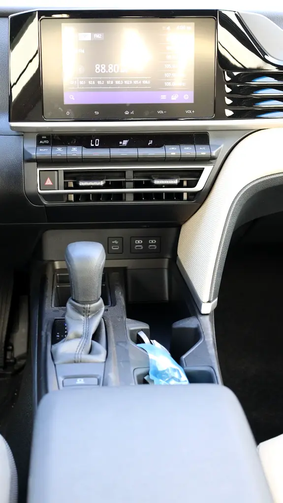واردات Toyota Camry 2025 از دبی — منطقه آزاد کیش و قشم — خودرو Toyota — تصویر 19