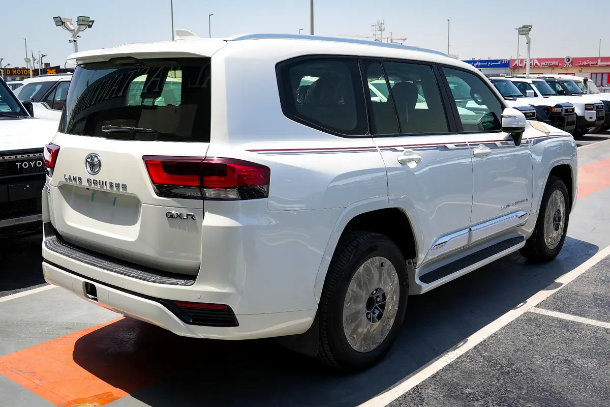 واردات Toyota Land Cruiser 2026 از دبی — منطقه آزاد کیش و قشم — خودرو Toyota — تصویر 5