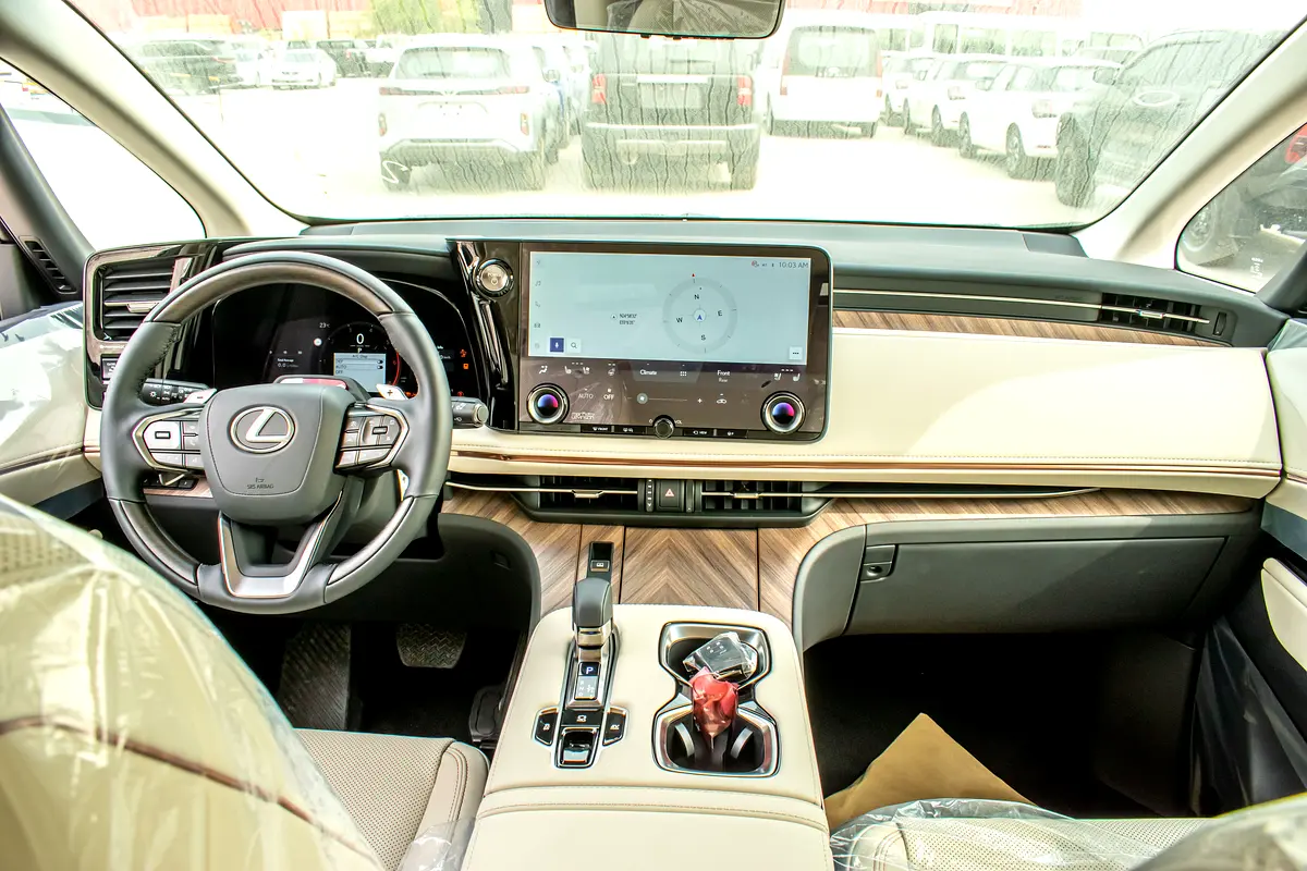 واردات Lexus LM Series 2026 از دبی — منطقه آزاد کیش و قشم — خودرو Lexus — تصویر 12