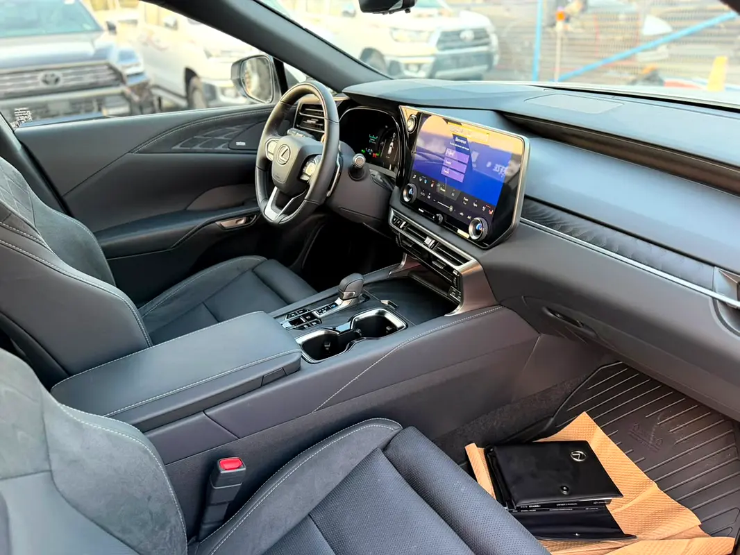 واردات Lexus RX Series 2026 از دبی — منطقه آزاد کیش و قشم — خودرو Lexus — تصویر 9