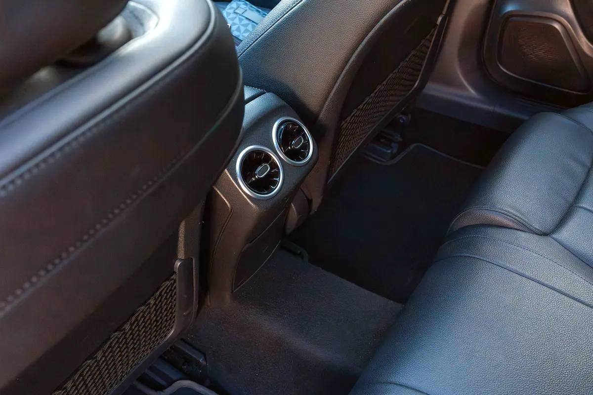 واردات Mercedes-Benz A Class 2019 از دبی — منطقه آزاد کیش و قشم — خودرو Mercedes-Benz — تصویر 16