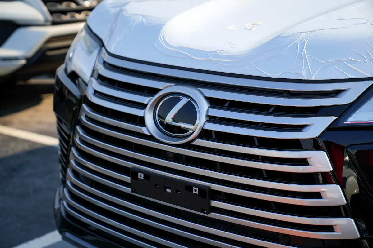 واردات Lexus LX Series 2026 از دبی — منطقه آزاد کیش و قشم — خودرو Lexus — تصویر 11