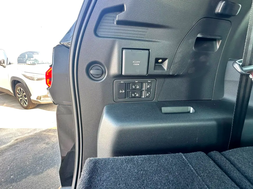 واردات Lexus LX Series 2026 از دبی — منطقه آزاد کیش و قشم — خودرو Lexus — تصویر 19