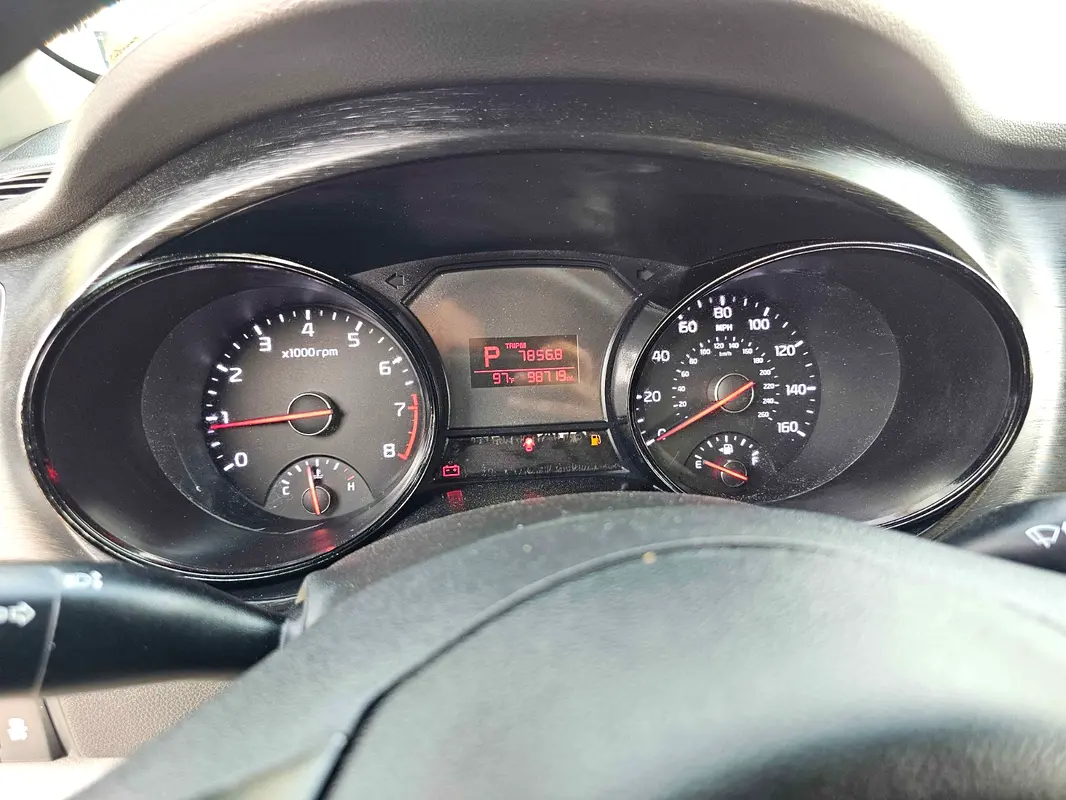 واردات Kia Sedona 2017 از دبی — منطقه آزاد کیش و قشم — خودرو Kia — تصویر 7