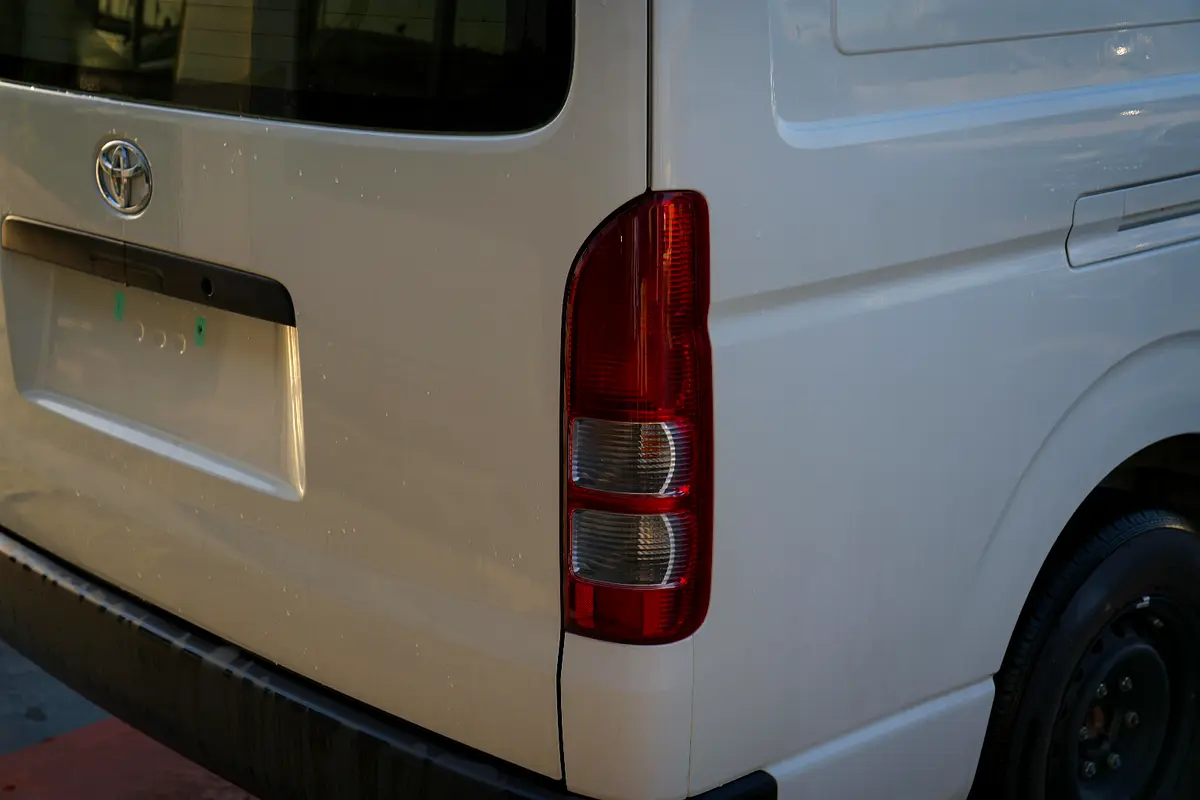واردات Toyota Hiace 2025 از دبی — منطقه آزاد کیش و قشم — خودرو Toyota — تصویر 7