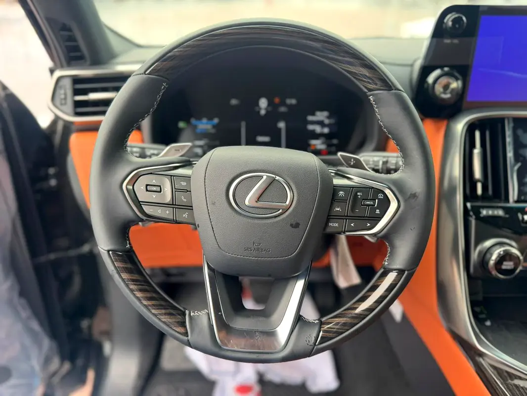 واردات Lexus LX Series 2026 از دبی — منطقه آزاد کیش و قشم — خودرو Lexus — تصویر 8