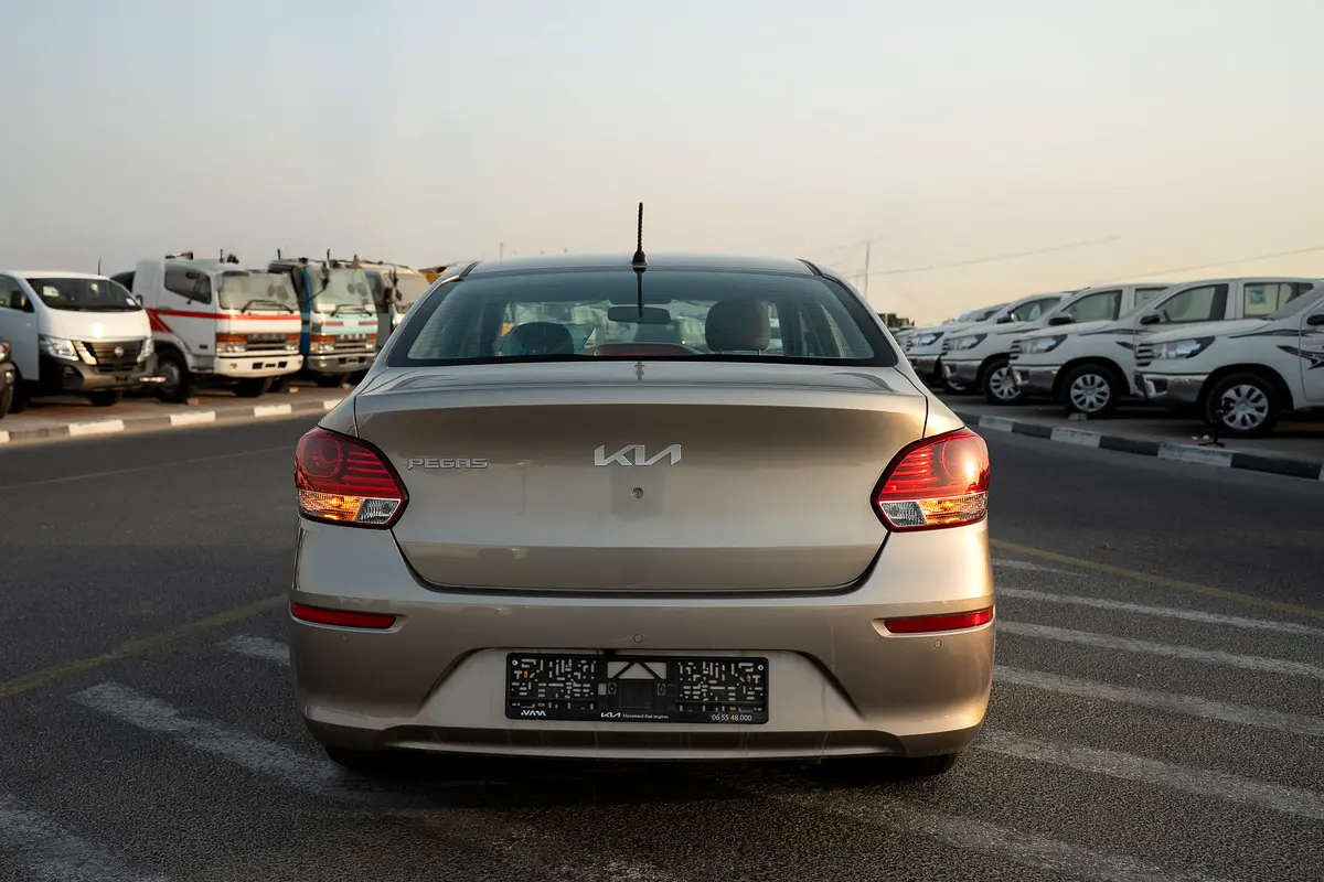 واردات Kia Pegas 2025 از دبی — منطقه آزاد کیش و قشم — خودرو Kia — تصویر 6