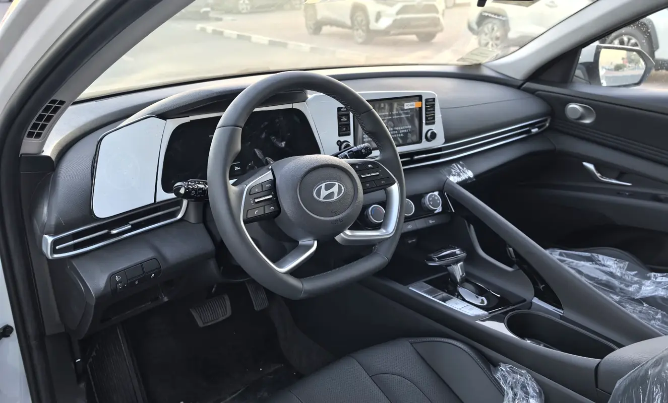 واردات Hyundai Elantra 2025 از دبی — منطقه آزاد کیش و قشم — خودرو Hyundai — تصویر 5