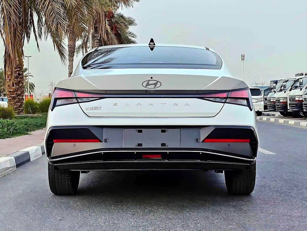 واردات Hyundai Elantra 2025 از دبی — منطقه آزاد کیش و قشم — خودرو Hyundai — تصویر 5