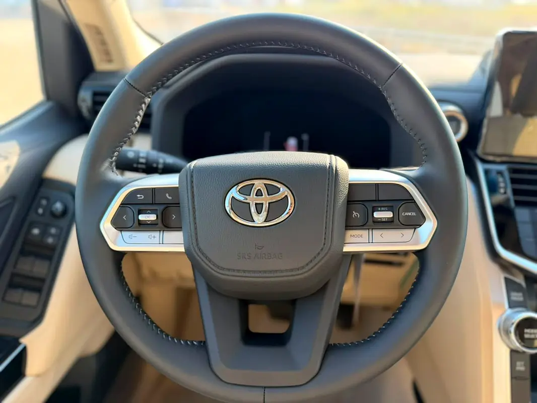 واردات Toyota Land Cruiser 2026 از دبی — منطقه آزاد کیش و قشم — خودرو Toyota — تصویر 19