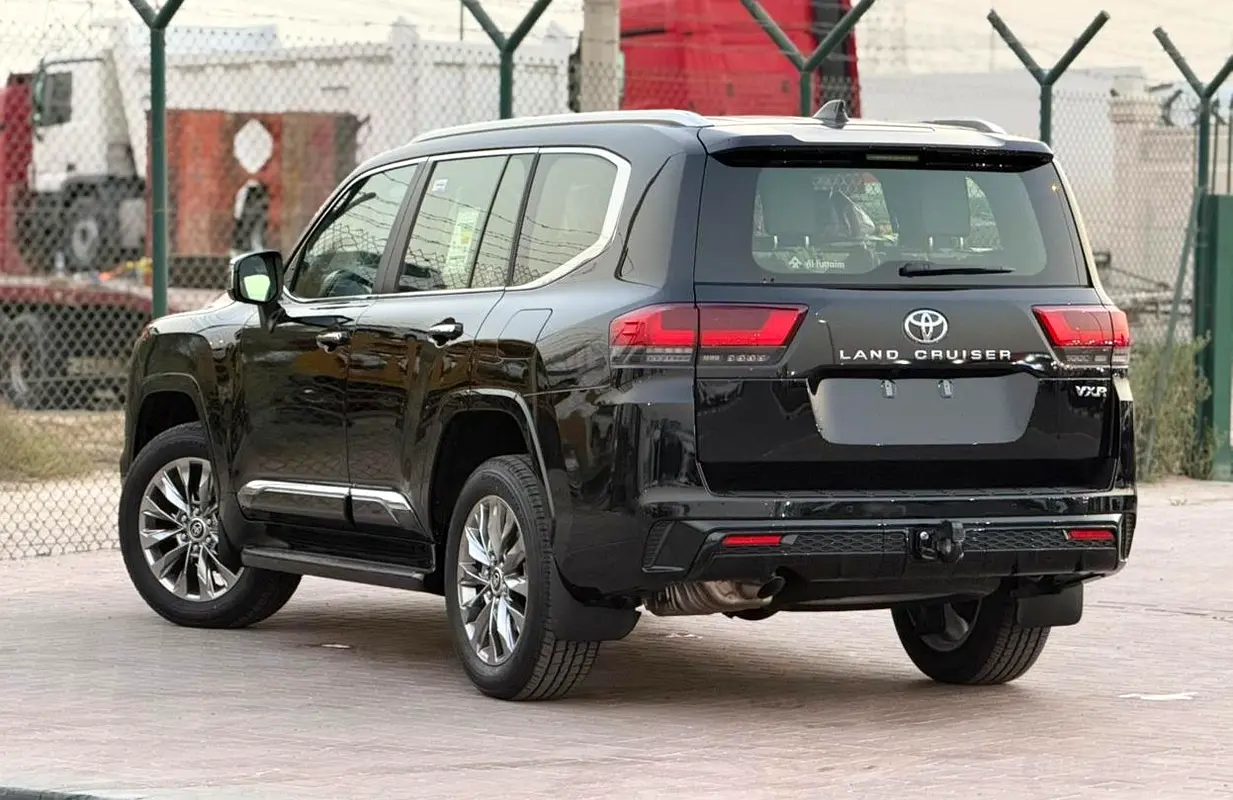 واردات Toyota Land Cruiser 2026 از دبی — منطقه آزاد کیش و قشم — خودرو Toyota — تصویر 3