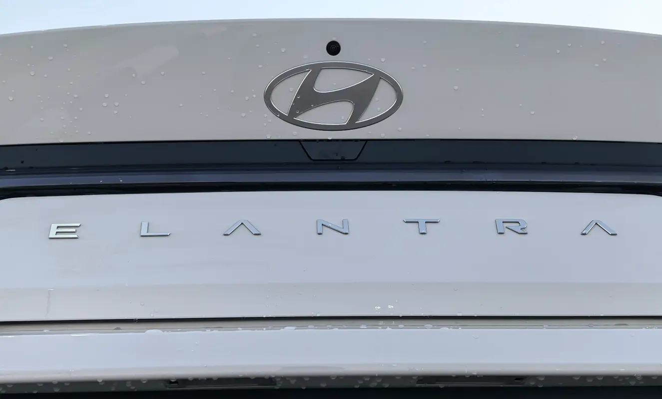 واردات Hyundai Elantra 2025 از دبی — منطقه آزاد کیش و قشم — خودرو Hyundai — تصویر 16
