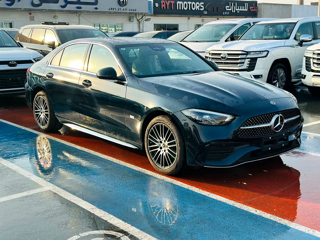 واردات Mercedes-Benz C Class 2025 از دبی — منطقه آزاد کیش و قشم — خودرو Mercedes-Benz — تصویر 2