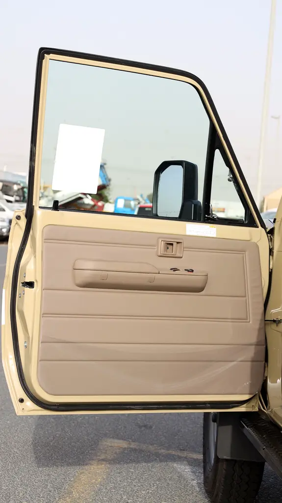 واردات Toyota Land Cruiser 70 Series 2026 از دبی — منطقه آزاد کیش و قشم — خودرو Toyota — تصویر 17