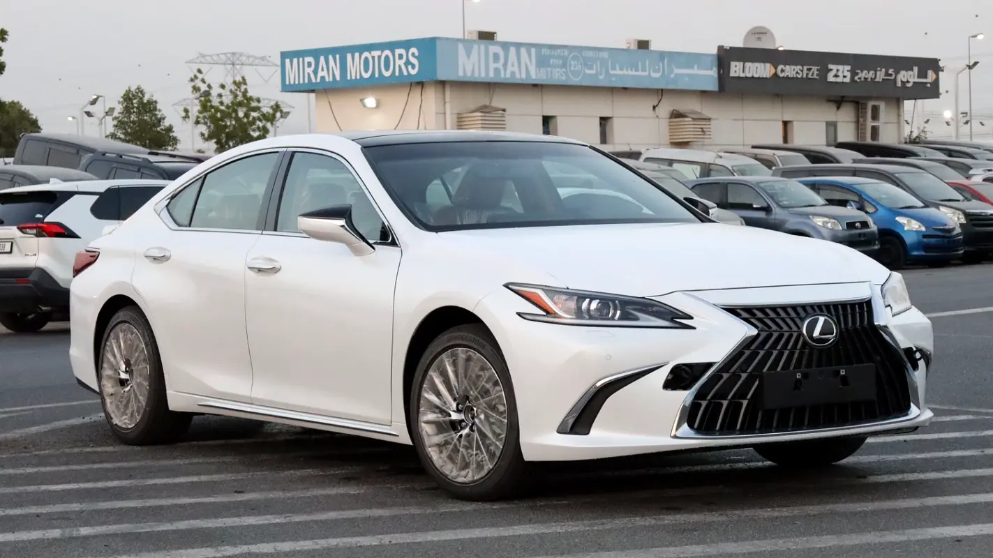 واردات Lexus ES Series 2025 از دبی — منطقه آزاد کیش و قشم — خودرو Lexus — تصویر 2