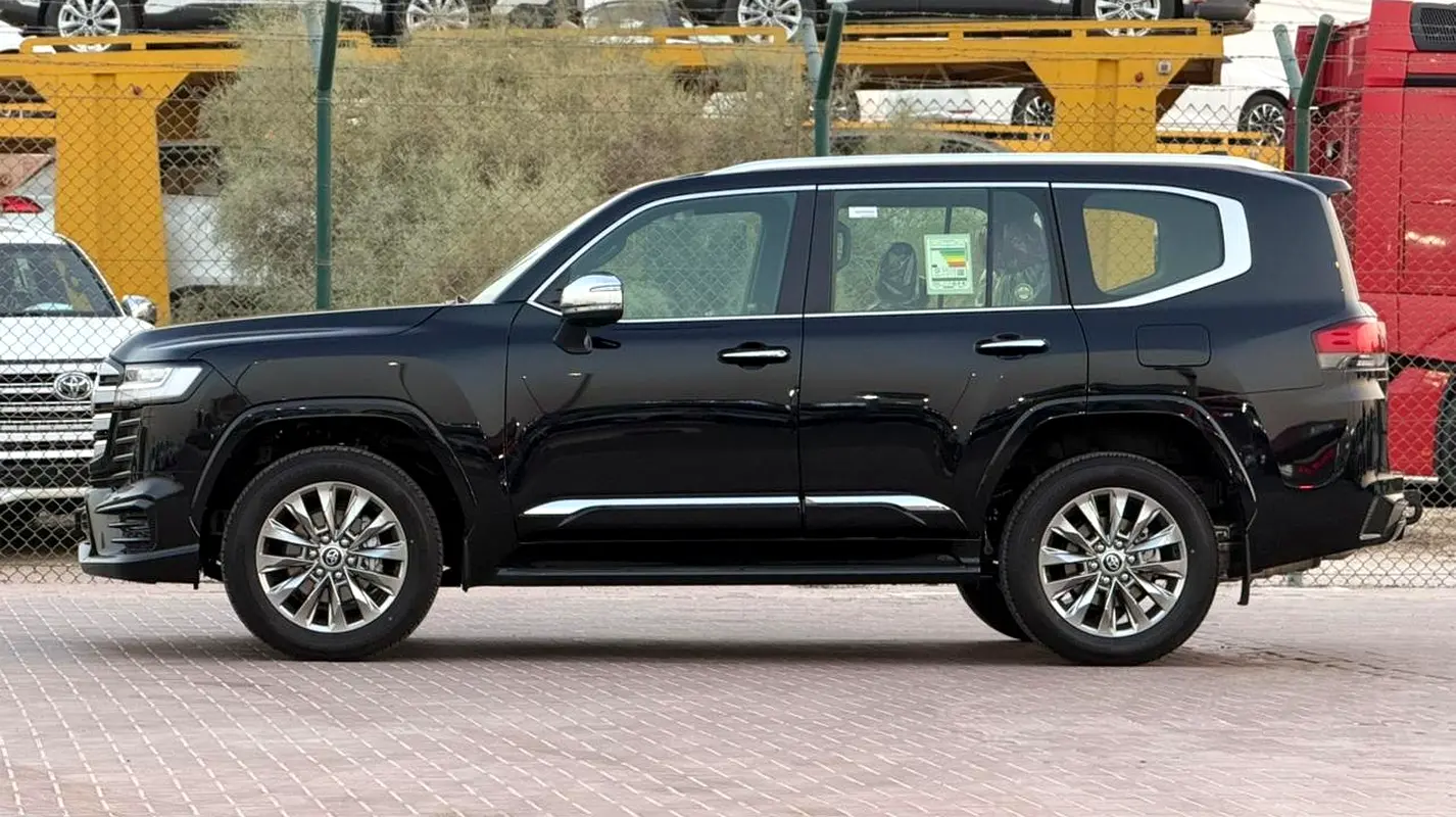 واردات Toyota Land Cruiser 2026 از دبی — منطقه آزاد کیش و قشم — خودرو Toyota — تصویر 8