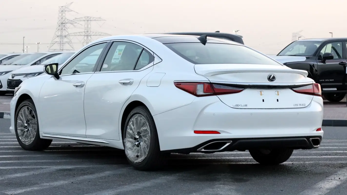 واردات Lexus ES Series 2025 از دبی — منطقه آزاد کیش و قشم — خودرو Lexus — تصویر 7