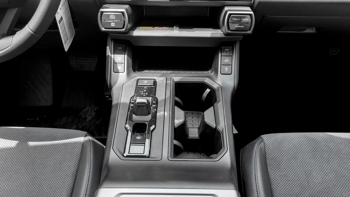 واردات Toyota RAV 4 2026 از دبی — منطقه آزاد کیش و قشم — خودرو Toyota — تصویر 14