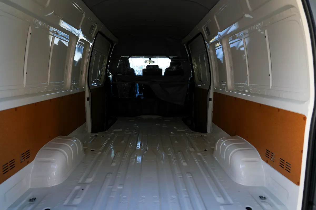 واردات Toyota Hiace 2025 از دبی — منطقه آزاد کیش و قشم — خودرو Toyota — تصویر 16