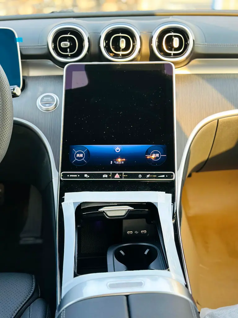 واردات Mercedes-Benz C Class 2025 از دبی — منطقه آزاد کیش و قشم — خودرو Mercedes-Benz — تصویر 11