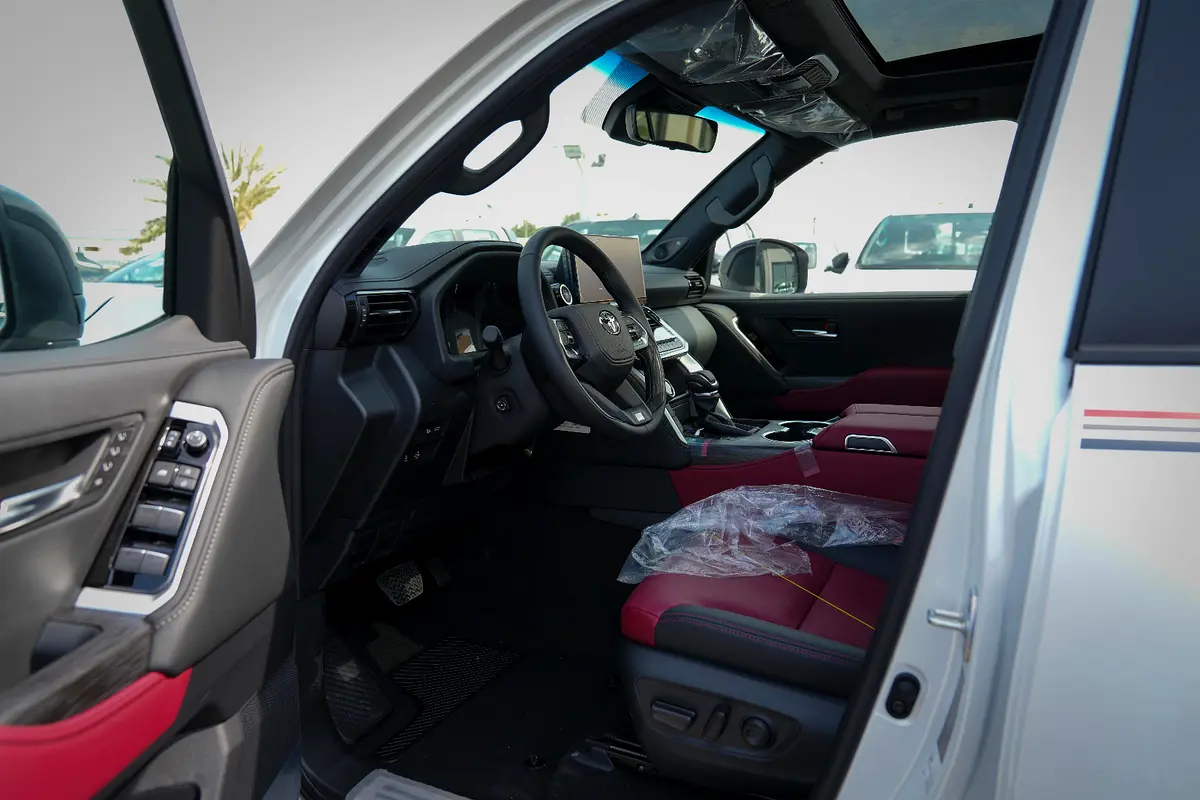 واردات Toyota Land Cruiser 2026 از دبی — منطقه آزاد کیش و قشم — خودرو Toyota — تصویر 12